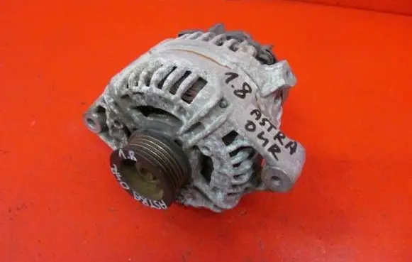 Opel Astra H Generator/alternator 13156050 0124425027