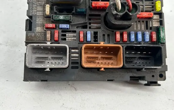 Peugeot 308 BSM Control unit 9675878480