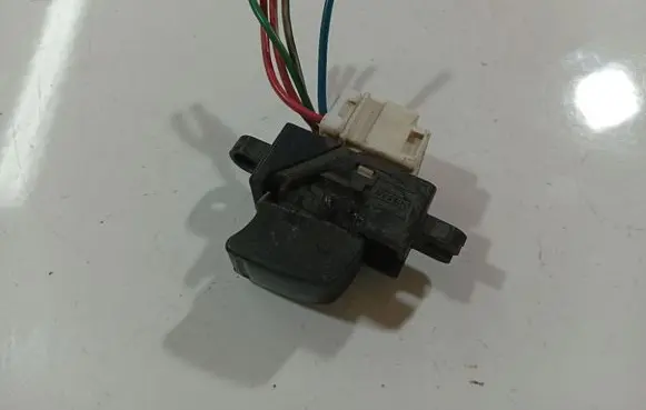 Nissan Almera Tino Electric window control switch
