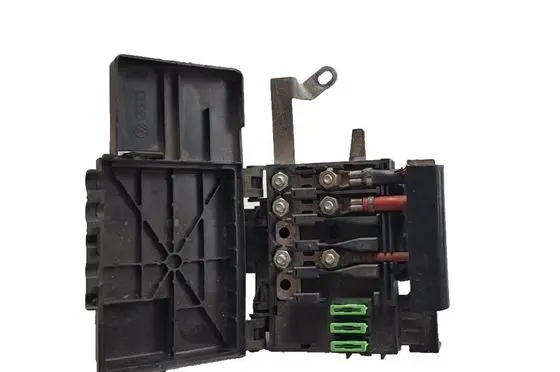 Volkswagen Golf IV Fuse module 1J0937549C