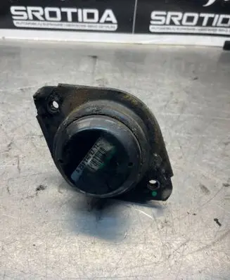 Mercedes-Benz R W251 Engine mount bracket A2512402717