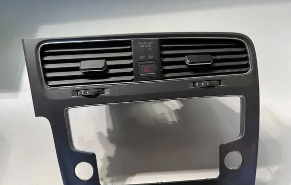 Volkswagen Golf VII Radio/GPS head unit trim 5G1819743D