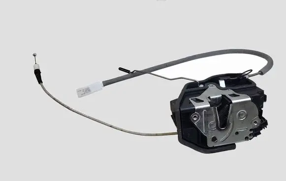 BMW 1 F20 F21 Front door lock 7202145