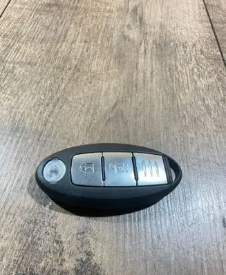 Nissan Navara D23 Ignition key/card 
