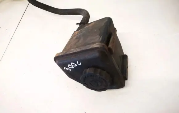 Chrysler 300 - 300C Power steering fluid tank/reservoir 04782345ac