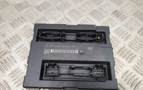 Audi A8 S8 D4 4H Comfort/convenience module 4H0907064DD