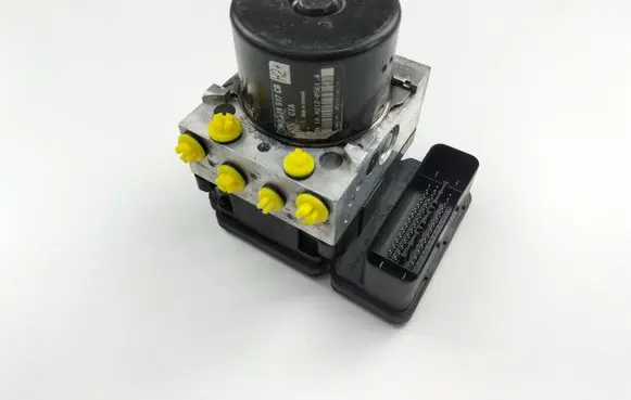 Volkswagen Golf V ABS Pump 1K0907379AT 1K0614517CB