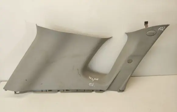 Hyundai Tucson JM (D) pillar trim (bottom) 