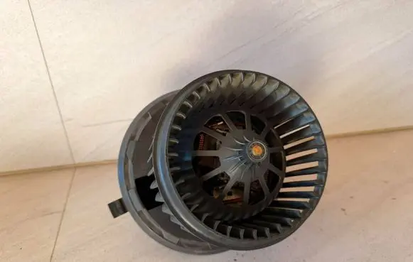 Seat Alhambra (Mk2) Heater fan/blower 7H0819021A