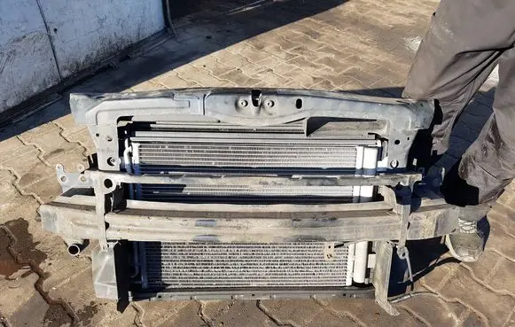 Skoda Octavia Mk2 (1Z) Radiator support slam panel 