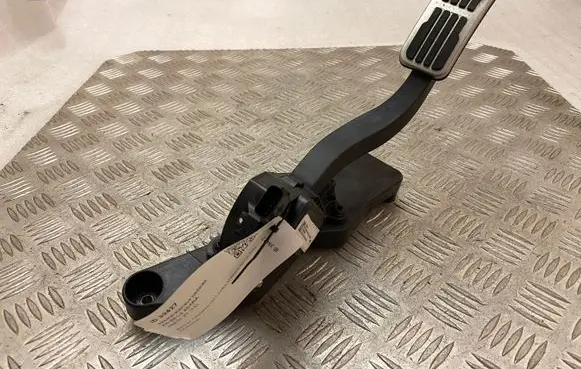 Jaguar XE Accelerator throttle pedal GX7M9F836CA