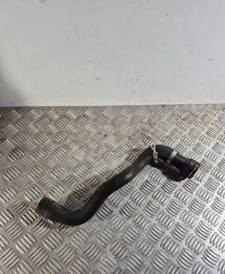 Volvo XC40 Engine coolant pipe/hose 32252715