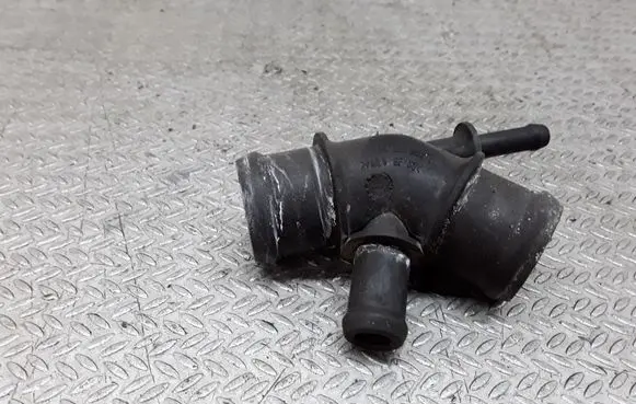 Volkswagen Golf IV Engine coolant pipe/hose