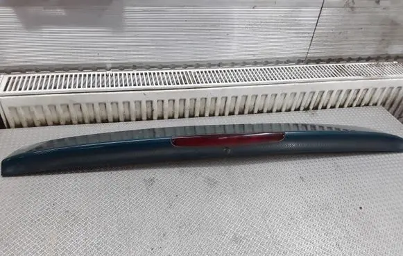 Tailgate/trunk spoiler