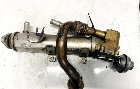 Audi Q5 SQ5 EGR valve cooler 03L131512AH v100