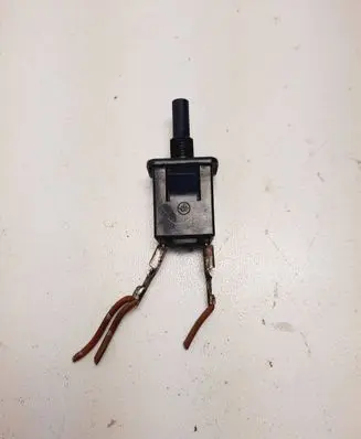 Mercedes-Benz W123 Front door sensor 0008213152