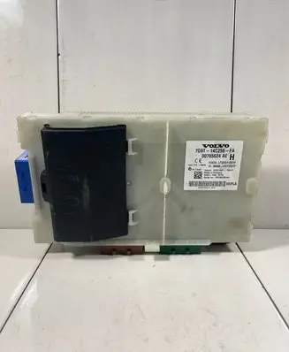 Volvo V70 Fuse module 30765624AE
