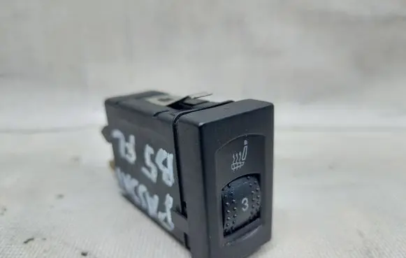 Volkswagen PASSAT B5 Seat heating switch 3B0963564C