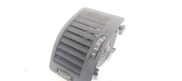 Skoda Octavia Mk2 (1Z) Dash center air vent grill