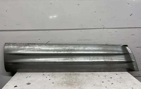 Mitsubishi Pajero Front door trim (molding) MR47857 2P45