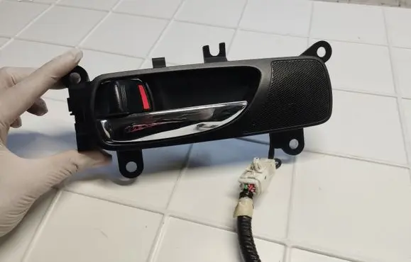 Rear door interior handle