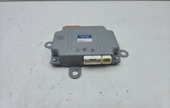 Toyota RAV 4 (XA40) Battery control module 8989248050 1751007351