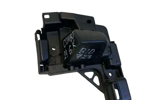 Opel Combo E Rear bumper mounting bracket 9816808180