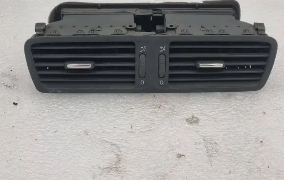 Volkswagen PASSAT B6 Dash center air vent grill 3C2819728D 3C1819728E