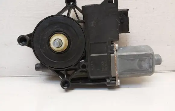 Citroen C4 Cactus Front door window regulator motor 9827295780