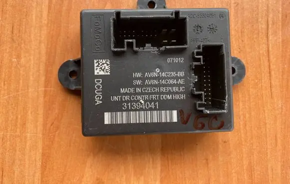 Volvo V60 Door control unit/module AV6N14C235BB 31394041 AV6N14C064AE
