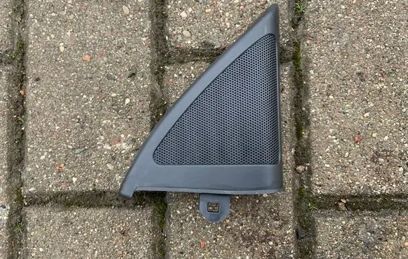 Audi A5 8T 8F Front door speaker cover trim 8T0035424