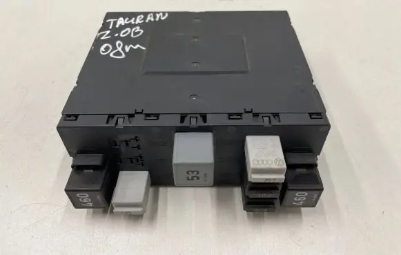 Volkswagen Touran I Comfort/convenience module 3C0937049AD F005V00630 H52S2002