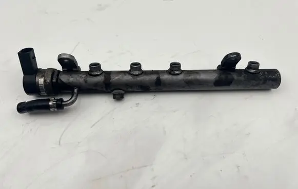Mercedes-Benz E W212 Fuel main line pipe A6420700146 0281002985 A6420703395