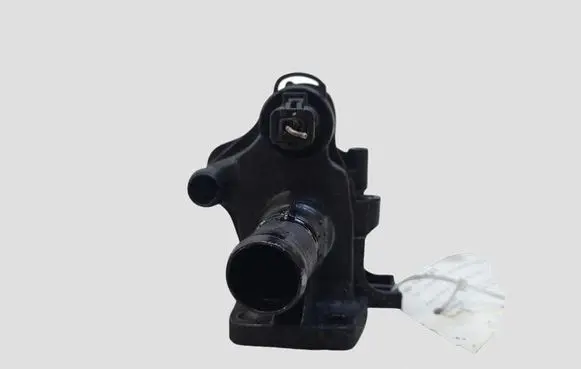 Ford Focus C-MAX Thermostat/thermostat housing 9647767180