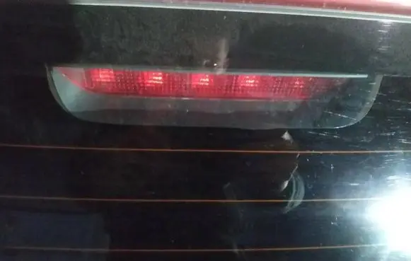 Suzuki Liana Third/center stoplight