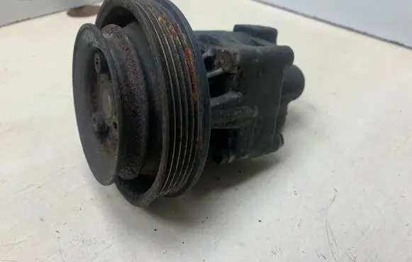 Audi A4 S4 B5 8D Power steering pump 8D0145155L 8217840 0781555274