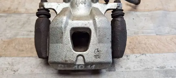 Lexus ES 250 - 300 - 330 Front brake caliper