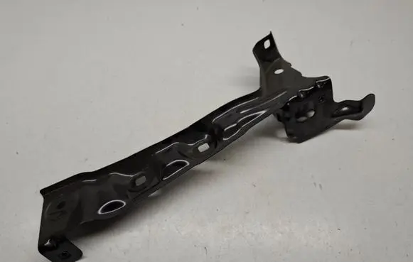 BMW 1 F40 Fender mounting bracket 7450377