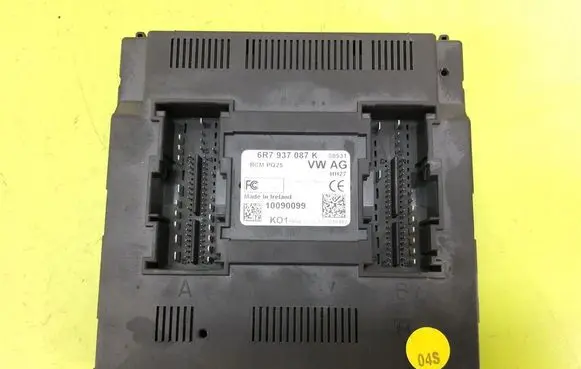 Skoda Fabia Mk2 (5J) Central body control module 6R7937087K