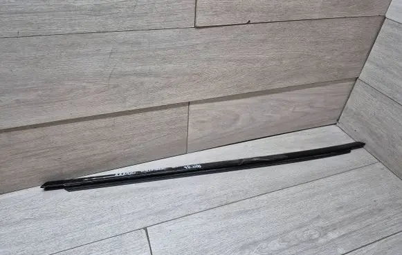 Porsche Panamera (971) Front door rubber seal 971837476