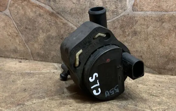 Mercedes-Benz CLS C218 X218 Electric auxiliary coolant/water pump A2118350028