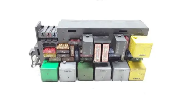 Mercedes-Benz ML W164 Fuse module A1645400672