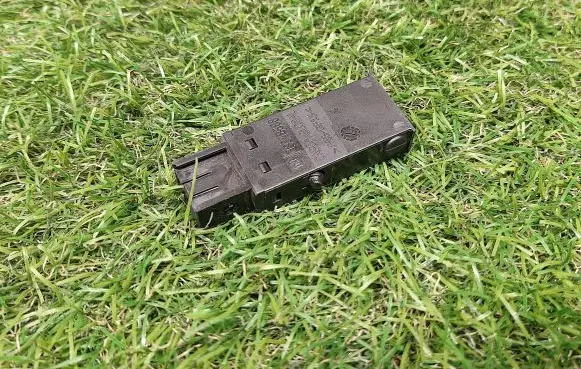 Chevrolet Cruze AUX in-socket connector 13348688