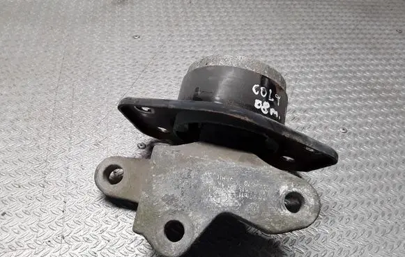 Mitsubishi Colt CZ3 Gearbox mount MR961611