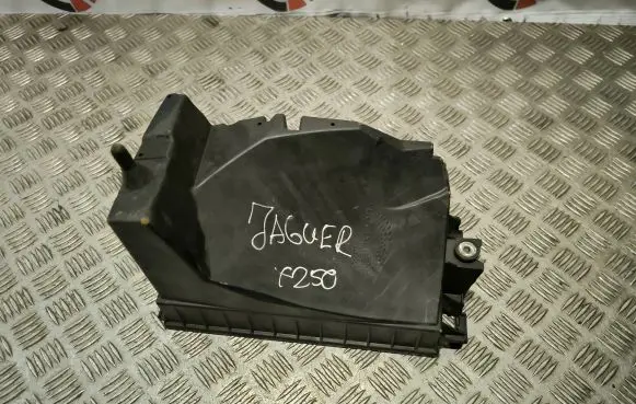 Jaguar XF X250 Air filter box cover 2W939A612