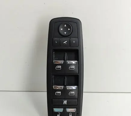 Maserati Quattroporte Electric window control switch 670019819