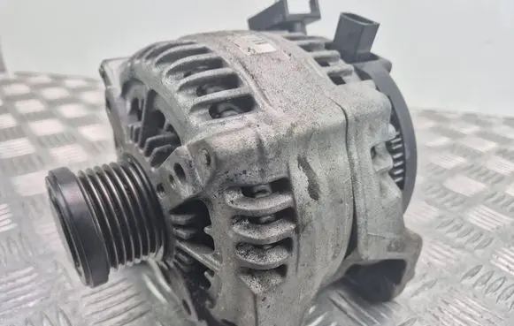 BMW 5 F10 F11 Generator/alternator 7605061 14V210A 1042106405
