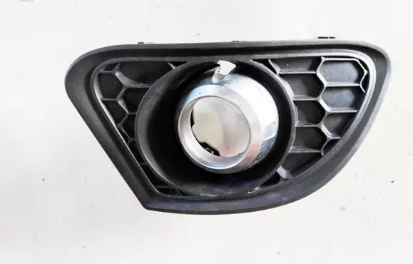 Alfa Romeo Giulietta Front fog light trim/grill 156102276 BP41 A100300E
