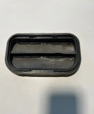 Volkswagen Caddy Quarter panel pressure vent 7L0819181