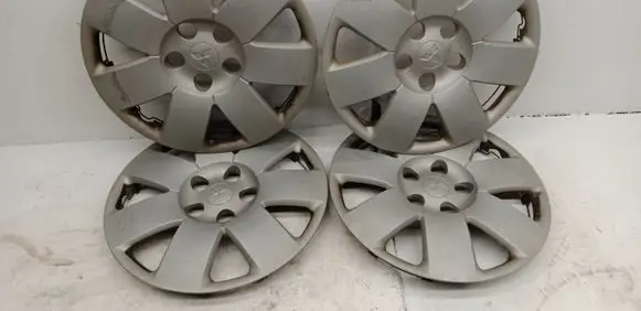 Mitsubishi Grandis R16 wheel hub/cap/trim 